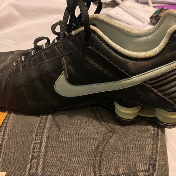 A pair of Nike Shox size 10.5 And 1 pair of Levi’s mens jeans cut 514 size 29/30 - Picture 4 of 15